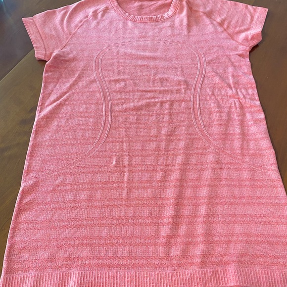 LuluLemon Salmon color Run Swiftly short Sleeve - Picture 1 of 4